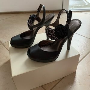 Coach “Addysen” grey peep toe heels, side flowers
